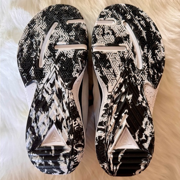 NWOT/NWOB Nike Freak 5, size 6.5 - Picture 7 of 9